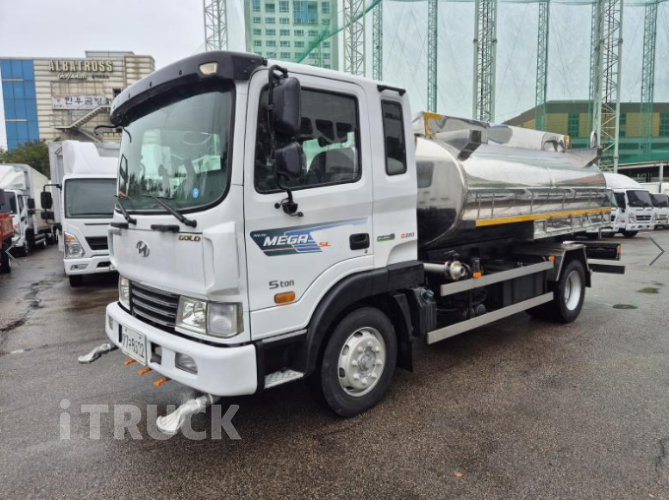 현대 살수차 메가트럭 스텐탱크 8,000L 수동