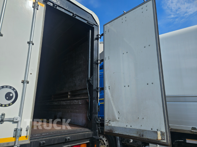 현대 트라고 520 앞축 상승윙바디 25톤 오토 리타더 6