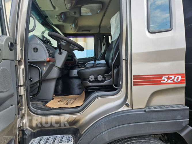 현대 트라고 520 앞축 상승윙바디 25톤 오토 리타더 8