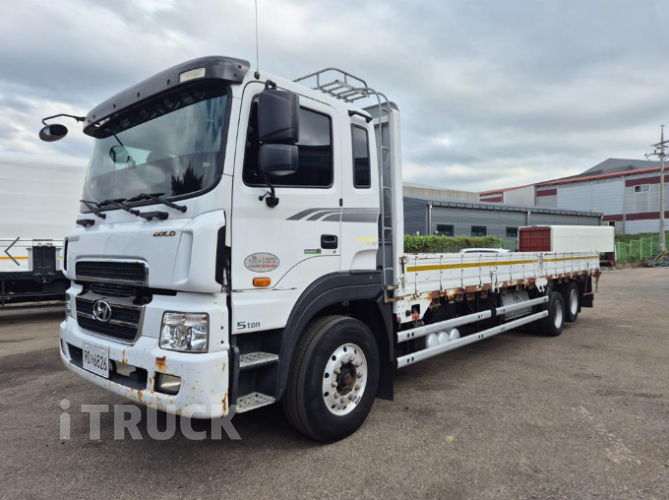 현대 메가트럭 와이드캡 300 후축 카고 5톤 수동 0