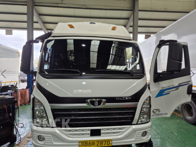 타타대우 더쎈 4톤 광폭 카고 슬리퍼캡(더블캡, 크루캡) 2