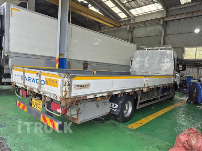 타타대우 더쎈 4톤 광폭 카고 슬리퍼캡(더블캡, 크루캡) 4