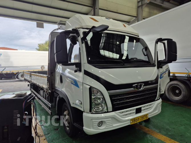 타타대우 더쎈 4톤 광폭 카고 슬리퍼캡(더블캡, 크루캡) 1