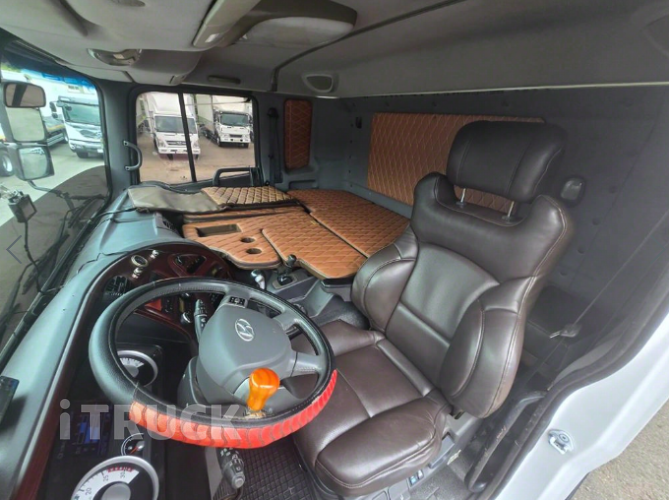 현대 메가트럭 와이드캡 260 앞축 카고 5톤 수동 8