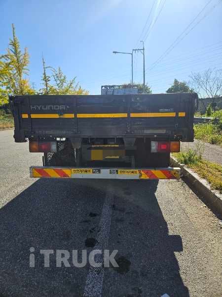 현대 트라고 520 앞축 카고 25톤 오토 4
