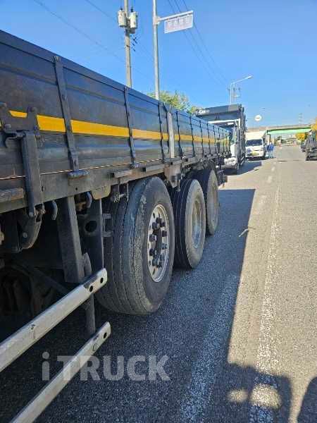 현대 트라고 520 앞축 카고 25톤 오토 6