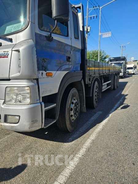 현대 트라고 520 앞축 카고 25톤 오토 2