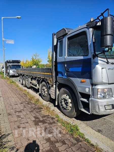 현대 트라고 520 앞축 카고 25톤 오토 0