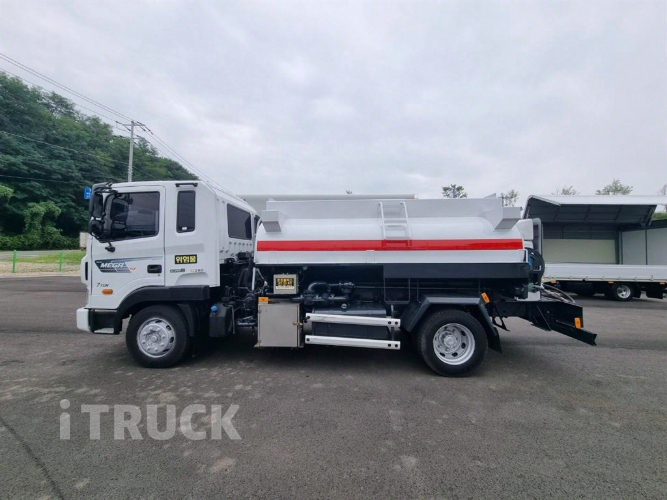현대 탱크로리 메가트럭 5,000L 수동 8
