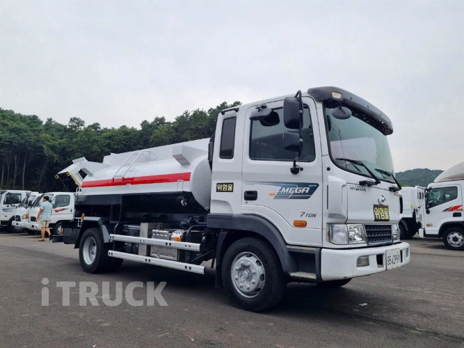 현대 탱크로리 메가트럭 5,000L 수동 3