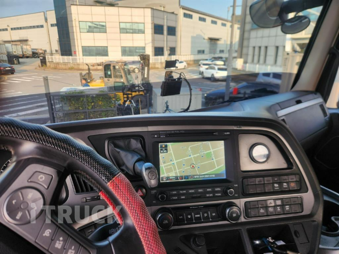 현대 트라고엑시언트 암롤 540 24톤 오토 리타더 앞축 17