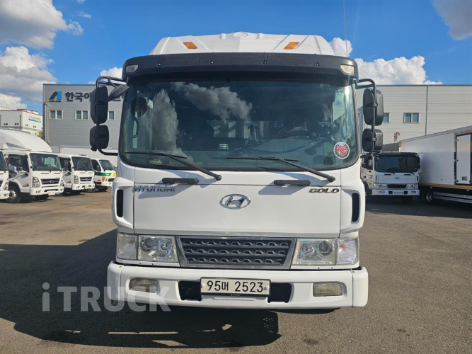 현대 메가트럭 280 앞축 카고 6.5톤 수동 1