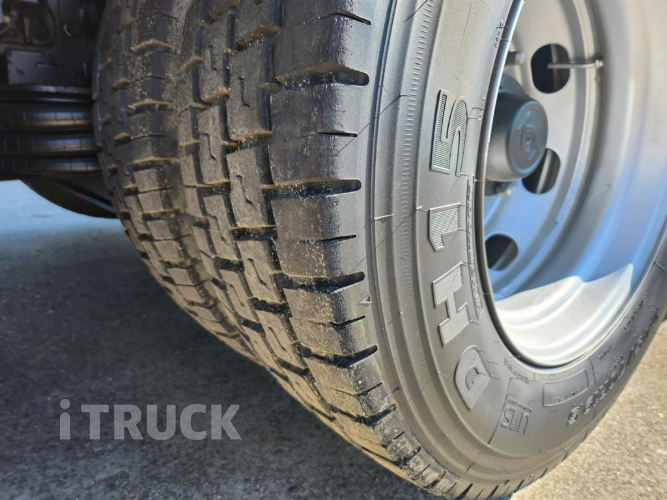 현대 메가트럭 집게차 270 4.5톤 수동 히아브1000XG 13