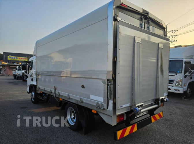 현대 올뉴마이티 2.5톤 윙바디 슈퍼캡 2