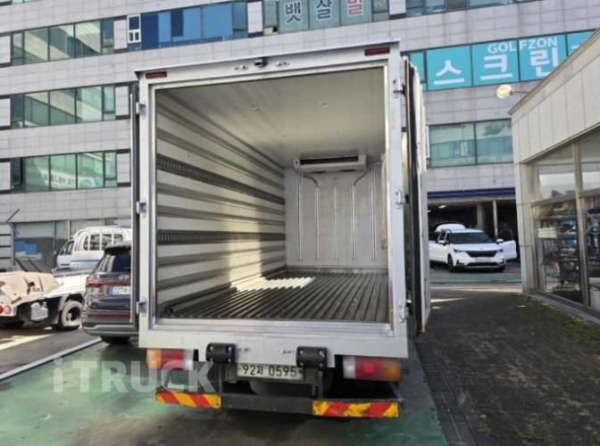 현대 올뉴마이티 2.5톤 냉동탑 5