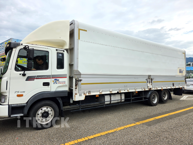 현대 메가트럭 270 후축 윙바디 7.5톤 수동