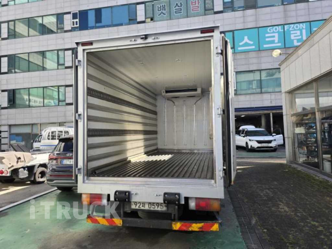 현대 올뉴마이티 2.5톤 냉동탑 7
