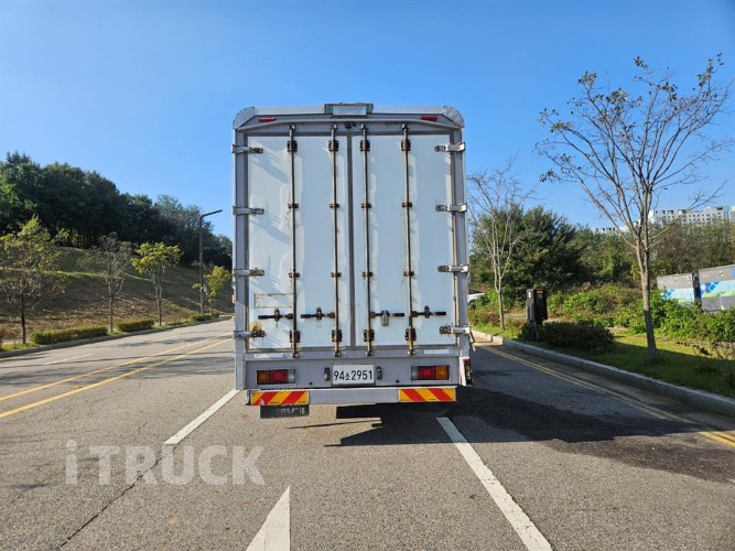 현대 메가트럭 260 단바리 윙바디 4.5톤 수동 5