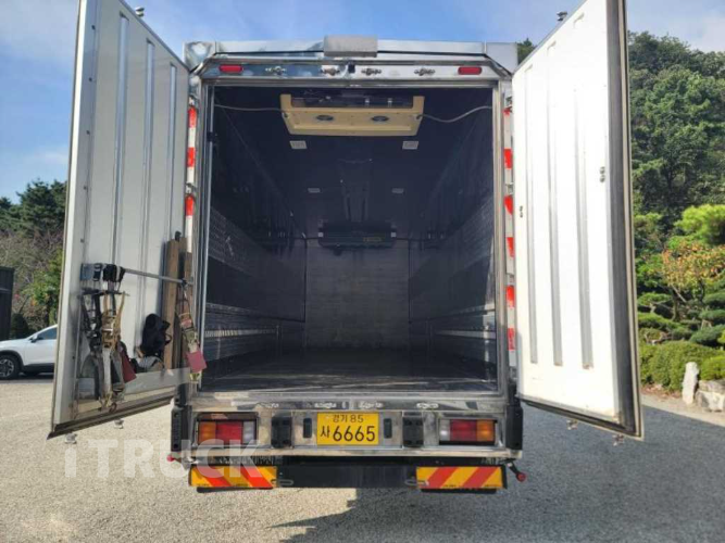 현대 메가트럭 280 후축 냉동윙 4.5톤 오토 8