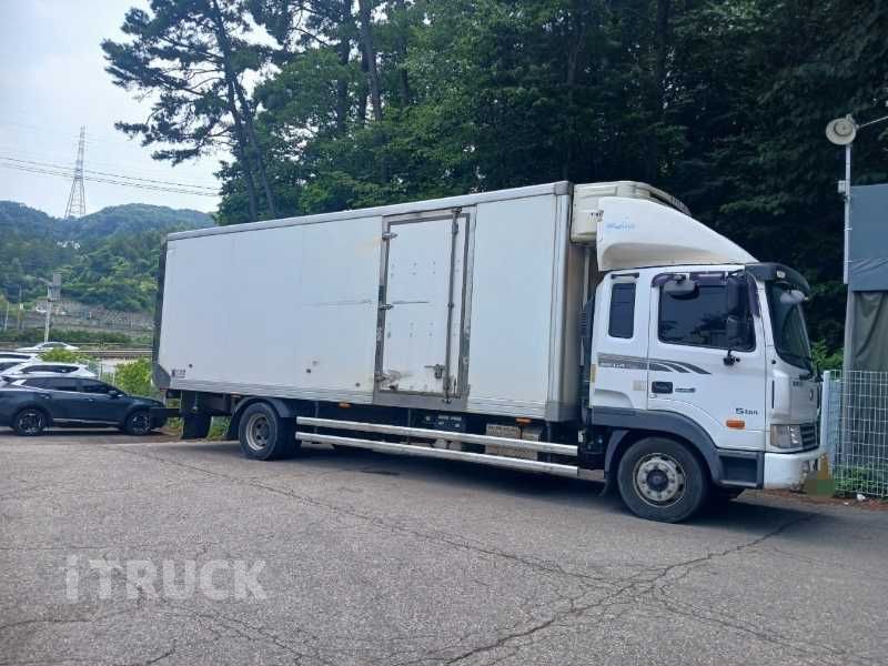 현대 메가트럭 280 단바리 냉동탑 5톤 수동