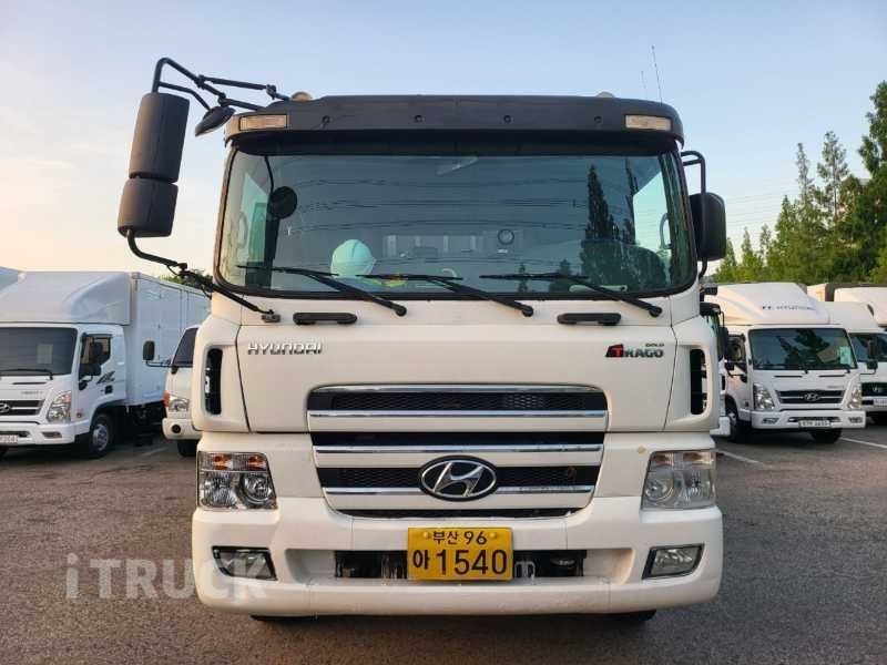 현대 트라고 350 십바리 카고 9.5톤 수동 2