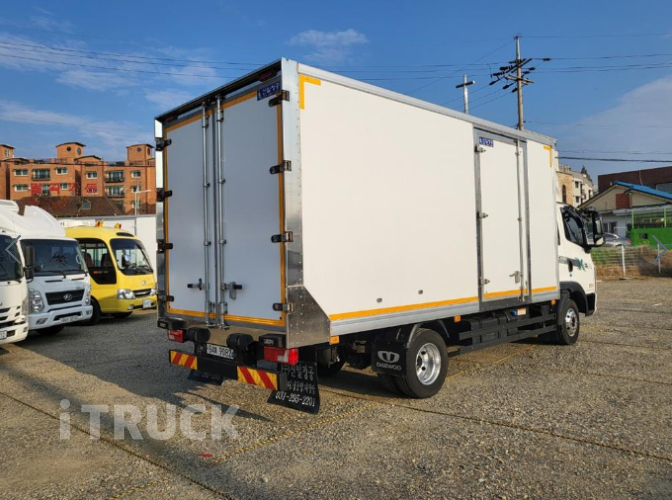 타타대우 더쎈 3.5톤 광폭 냉동탑 3