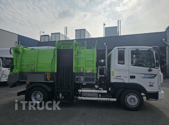 현대 음식물차 메가트럭 5톤 2