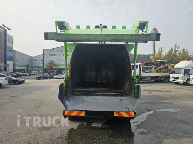 현대 음식물차 메가트럭 7.7톤 8