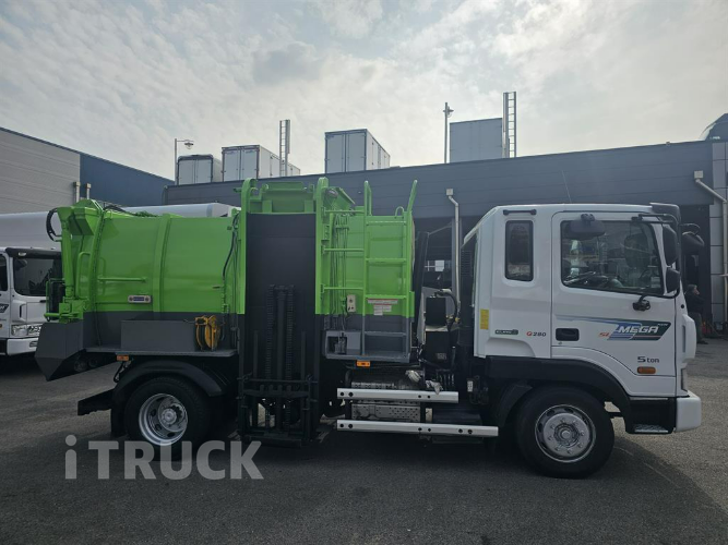 현대 음식물차 메가트럭 7.7톤 4