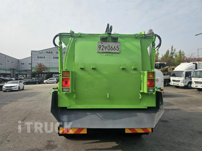 현대 음식물차 메가트럭 7.7톤 7