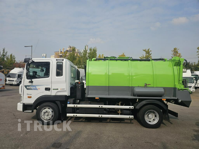 현대 음식물차 메가트럭 7.7톤 3