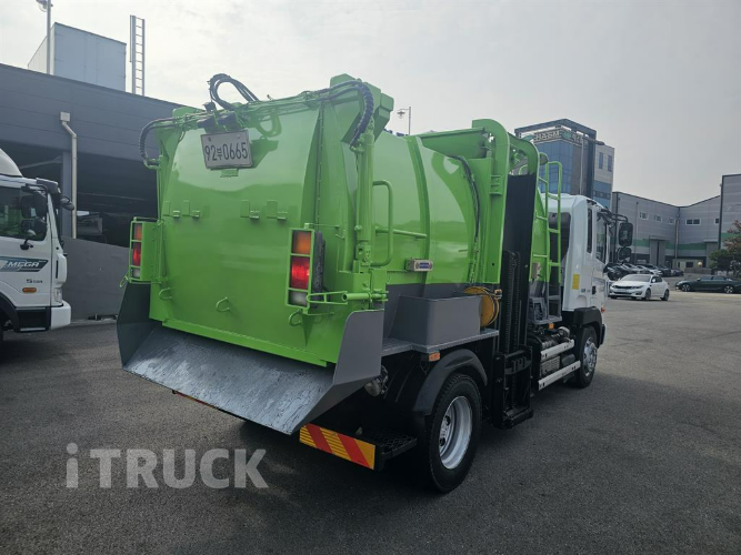 현대 음식물차 메가트럭 7.7톤 6