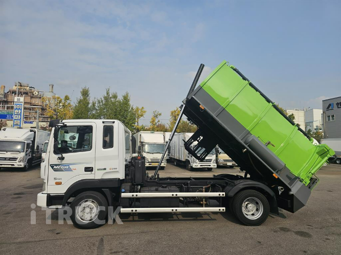 현대 음식물차 메가트럭 7.7톤 9
