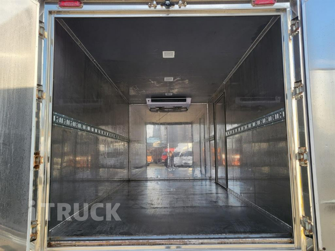 타타대우 더쎈 4톤 광폭 냉동탑 13