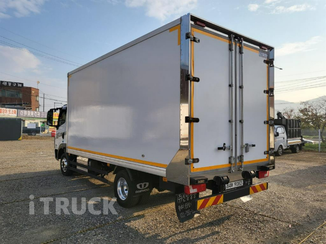 타타대우 더쎈 4톤 광폭 냉동탑 5