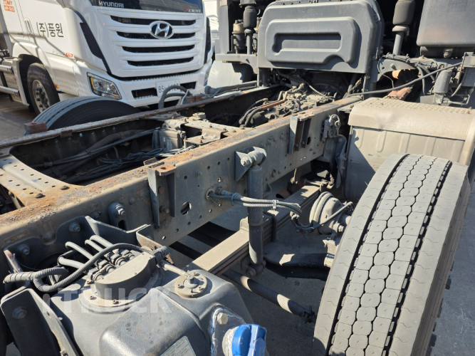 현대 트라고 25톤 7