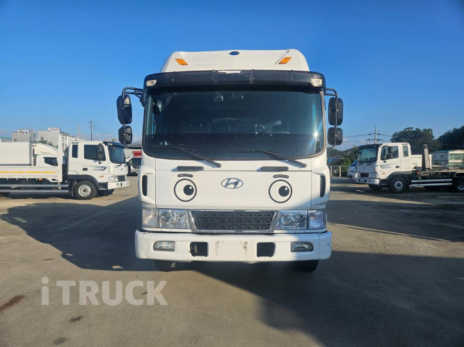 현대 메가트럭 280 단바리 카고 4.5톤 수동 1