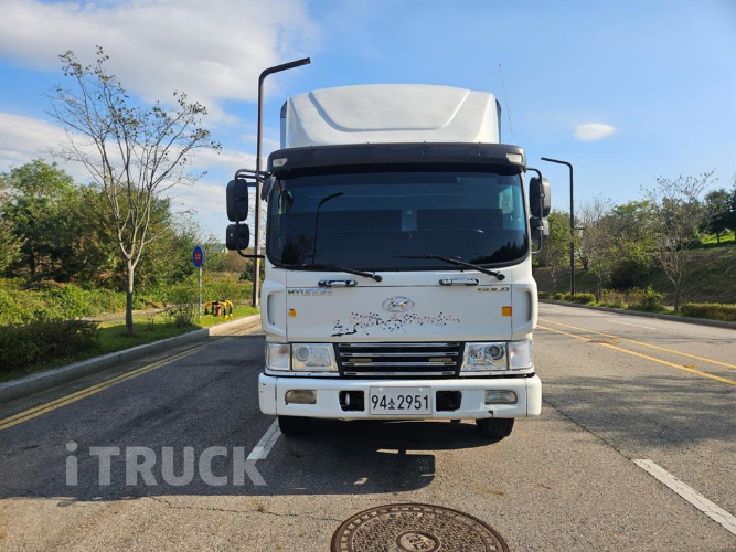 현대 메가트럭 260 단바리 윙바디 4.5톤 수동 1