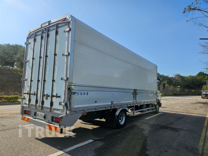 현대 메가트럭 260 단바리 윙바디 4.5톤 수동 3