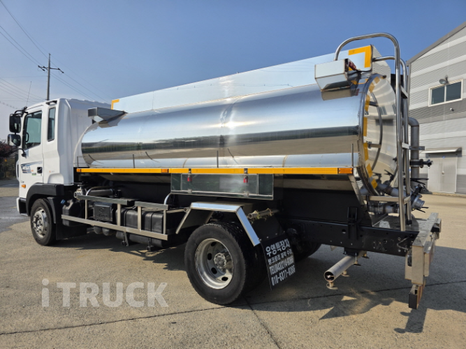 현대 살수차 메가트럭 스텐탱크 8,000L 수동 7