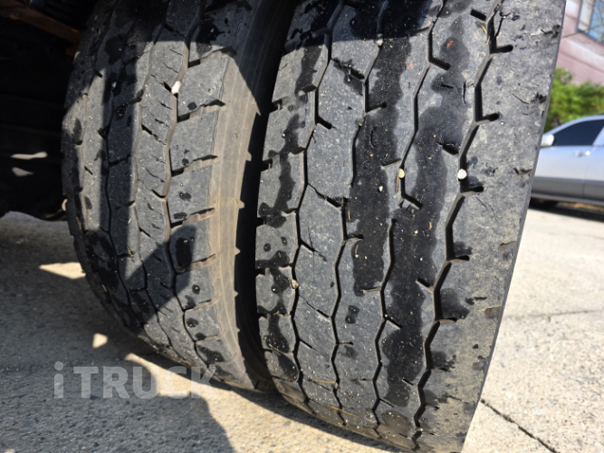 현대 살수차 메가트럭 스텐탱크 8,000L 수동 10