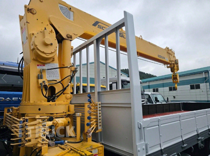 현대 카고크레인 수산중공업 메가트럭 5톤 8