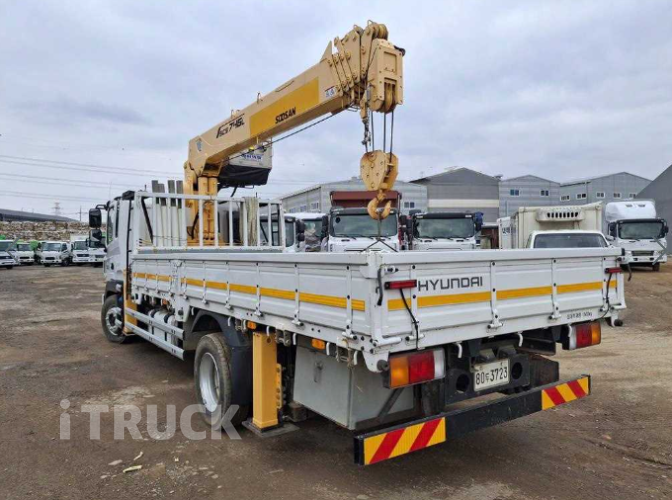 현대 카고크레인 수산중공업 메가트럭 5톤 5