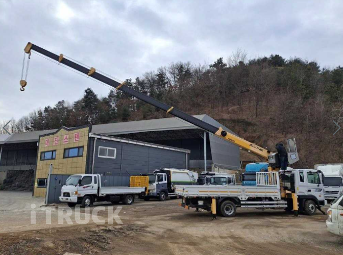 현대 카고크레인 수산중공업 메가트럭 5톤 9