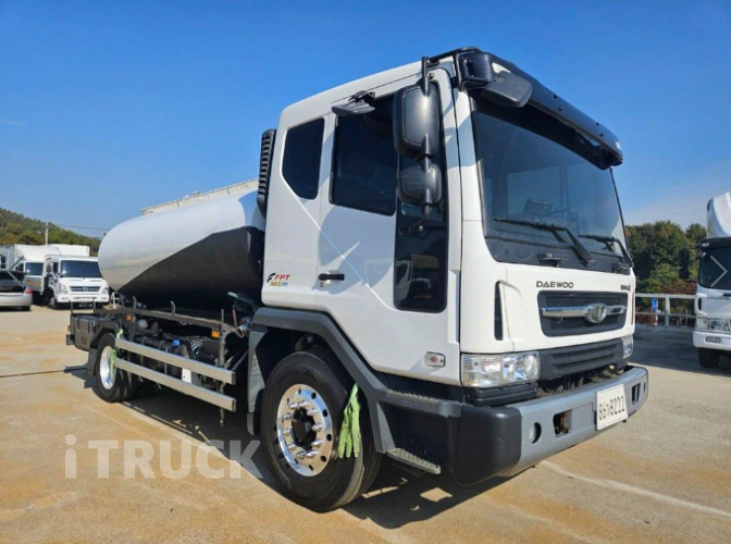 타타대우 버큠로리 노부스 스텐탱크 8,600L 수동 4