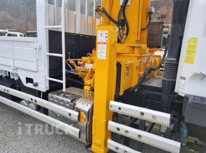 현대 카고크레인 수산중공업 메가트럭 5톤 9