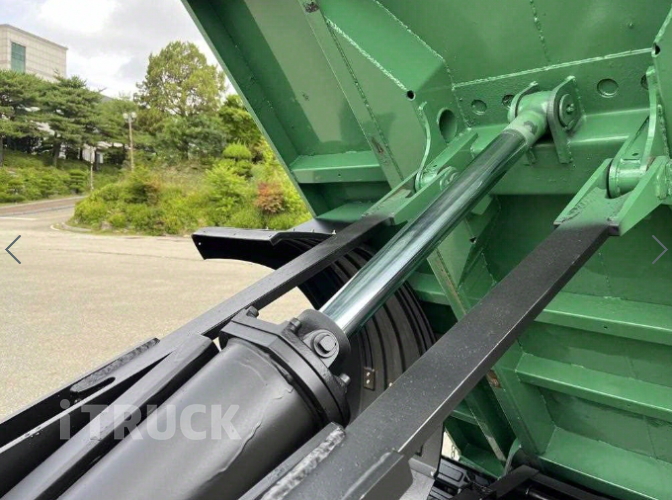 현대 메가트럭 진개덤프 280 5톤 수동 단바리 12