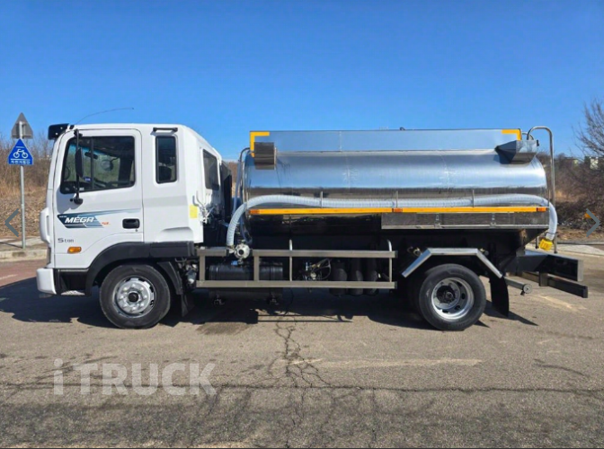 현대 살수차 메가트럭 스텐탱크 7,800L 수동 6