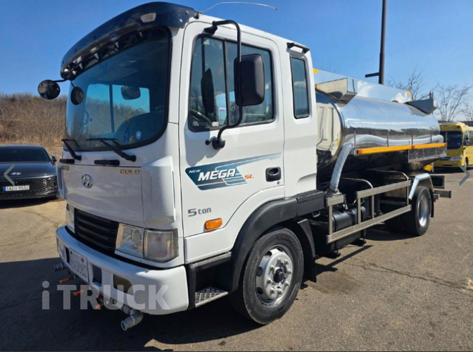 현대 살수차 메가트럭 스텐탱크 7,800L 수동