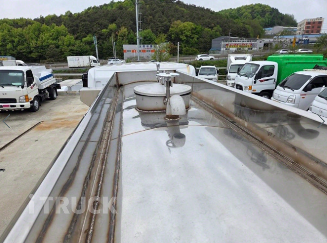 현대 살수차 메가트럭 스텐탱크 7,500L 수동 9